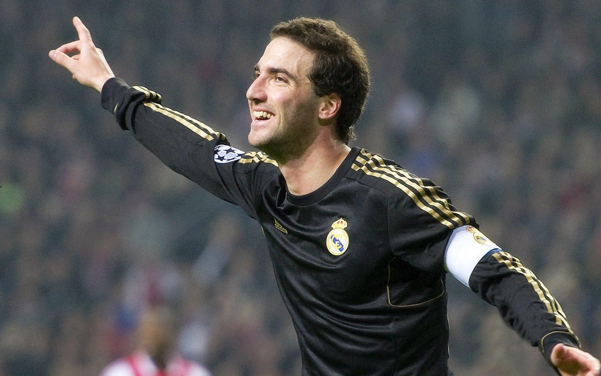 勒沃库森狂轰26脚射门碾压RB莱比锡 主场3-1完胜延续不败神话